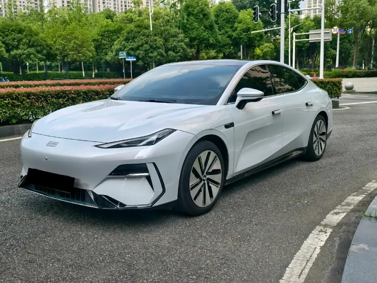 2024 Geely Galaxy E8 BEV 62KWH