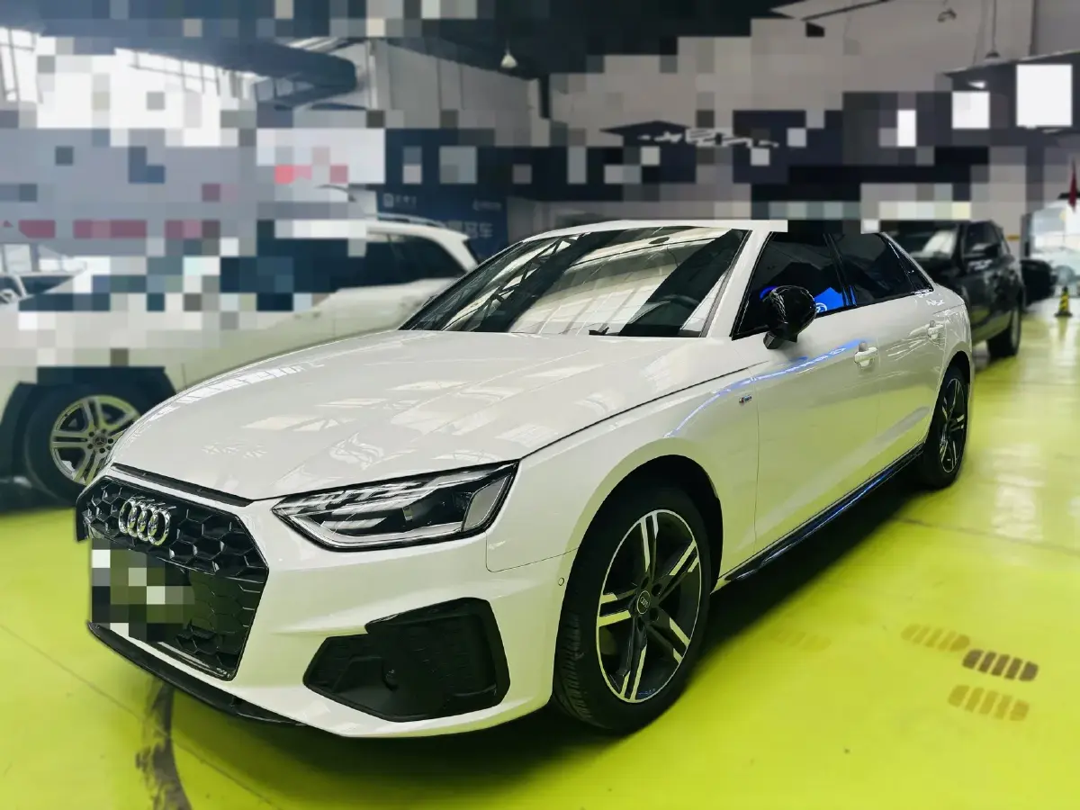 2022 Audi A4L 2.0T 190HP L4 7DCT