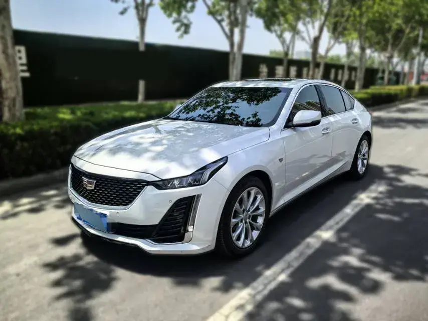 2023 Cadillac CT5 2.0T 237HP L4 10AT