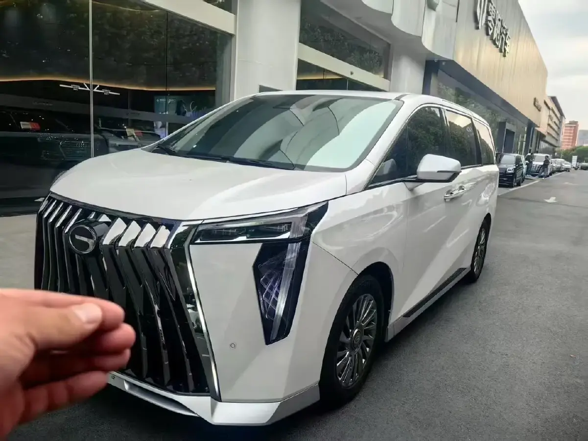 2023 GAC Trumpchi M8 2.0T 252HP L4 8AT