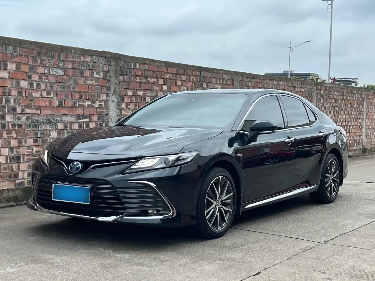 2023 Toyota Camry 2.5L 178HP L4 E-CVT Hybrid