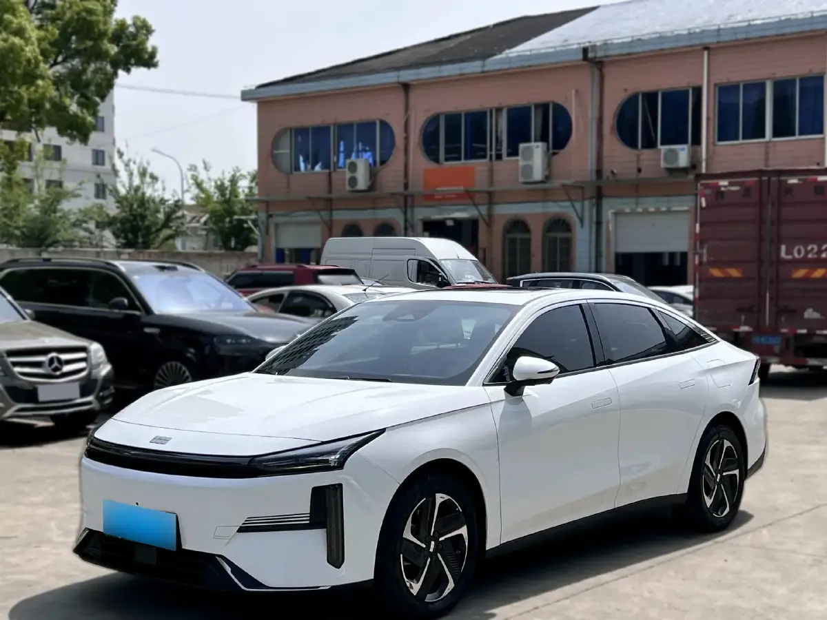 2023 Geely Galaxy L6 1.5T 163HP L4 3DHT PHEV