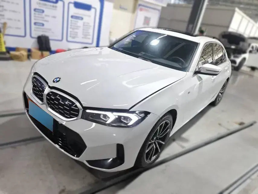 2024 BMW 3 Series 2.0T 184HP L4 8AT