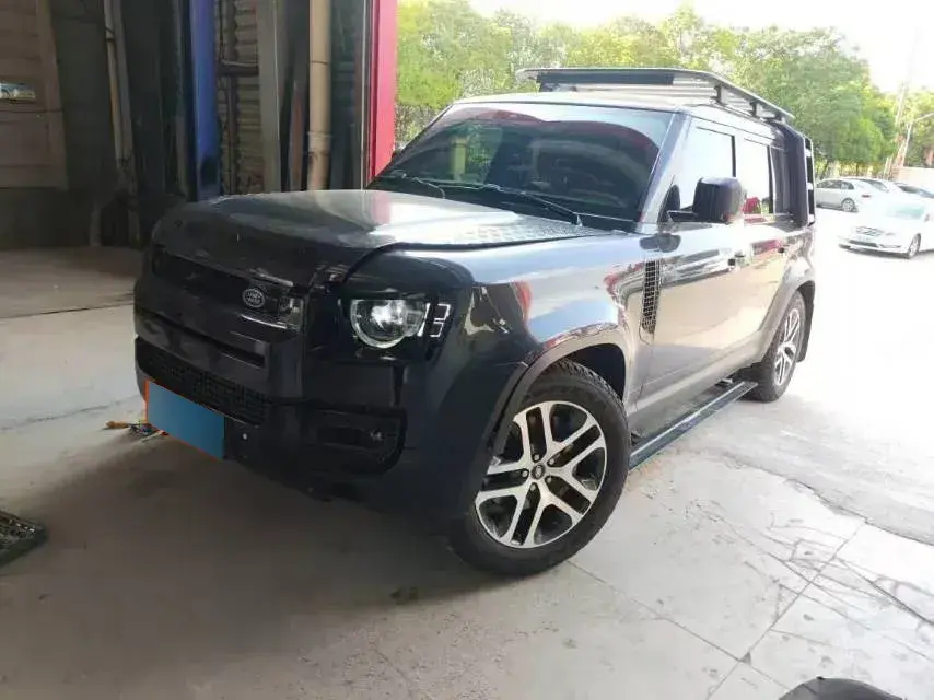 2024 Land Rover Defender 3.0T 400HP L6 8AT