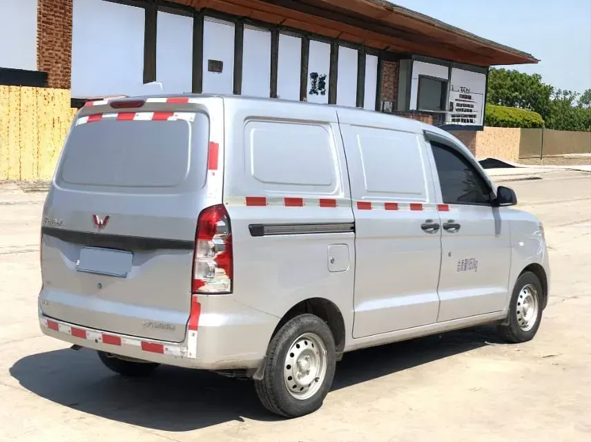 2022 WuLing HongGuang V 1.5L 99HP L4 6MT,autocango,china used car exporter,china ev exporter,chinese used car exporter,chinese used ev exporter