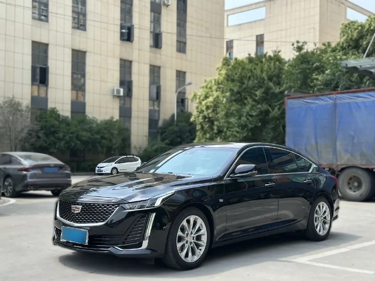 2022 Cadillac CT5 2.0T 237HP L4 10AT