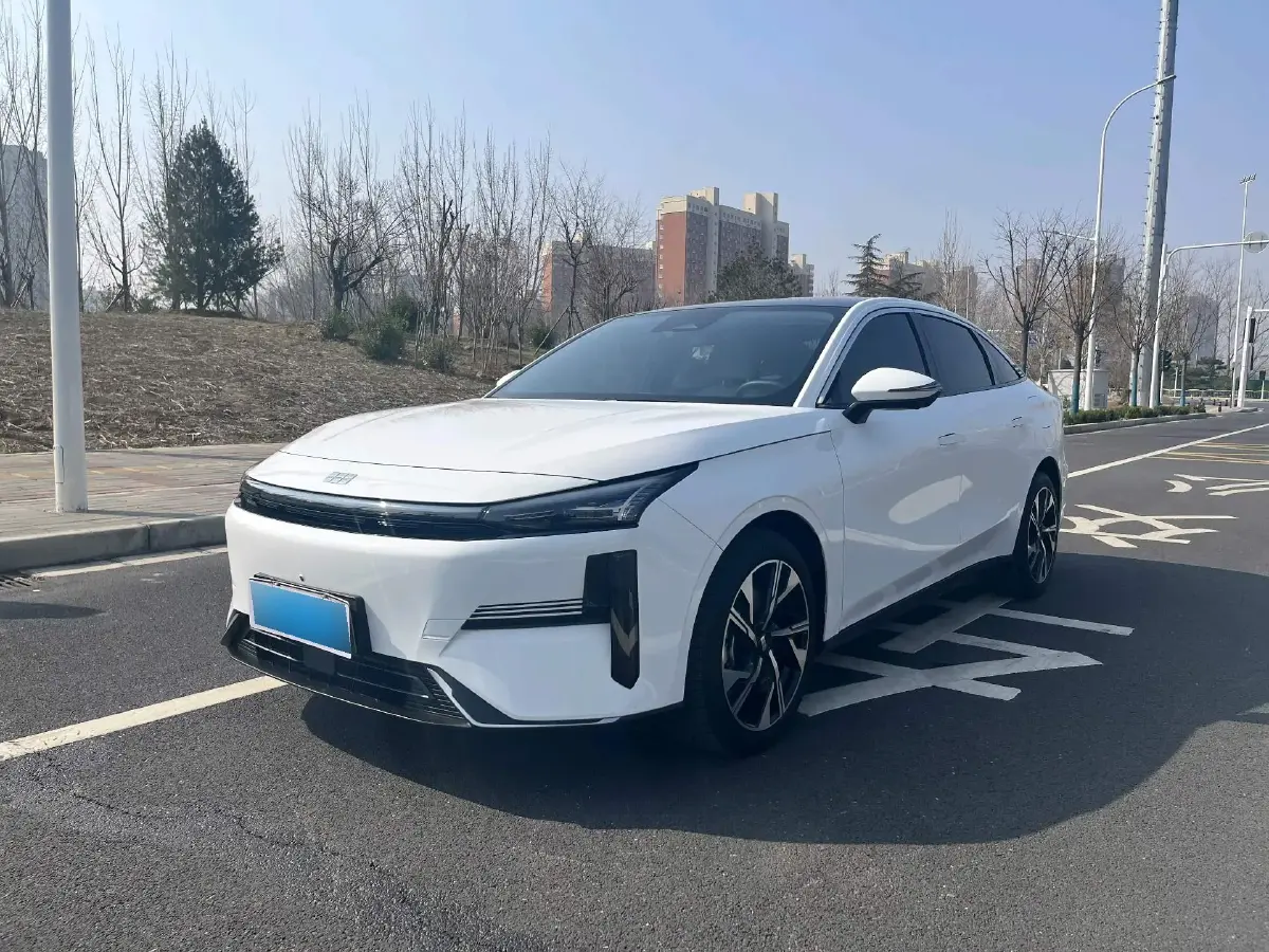 2023 Geely Galaxy L6 1.5T 163HP L4 3DHT PHEV