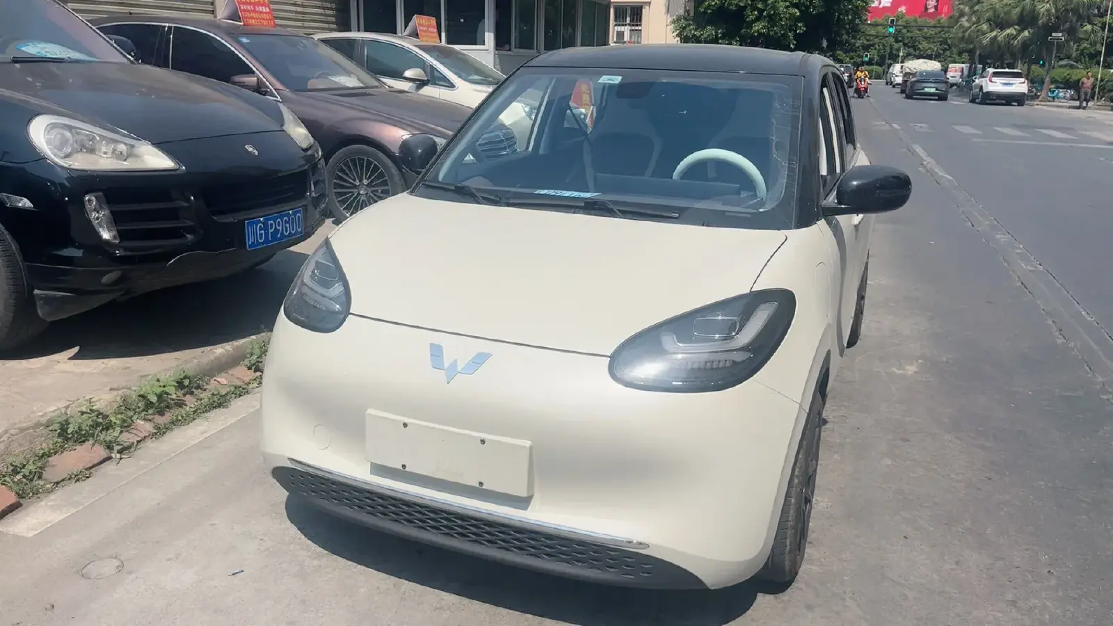 2023 WuLing BinGuo BEV 37.9KWH