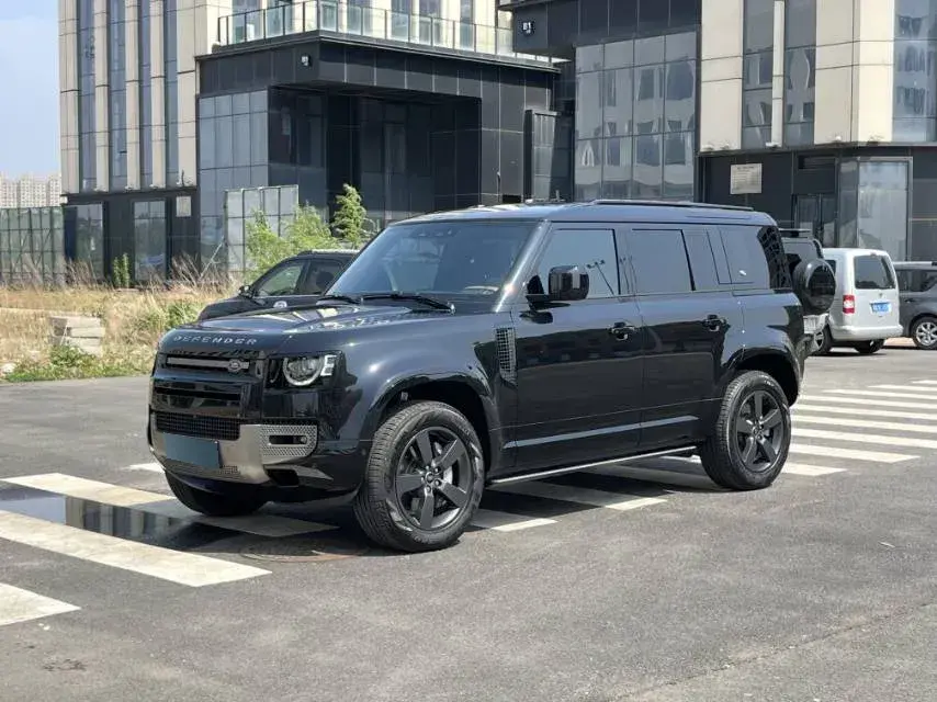 2024 Land Rover Defender 3.0T 400HP L6 8AT