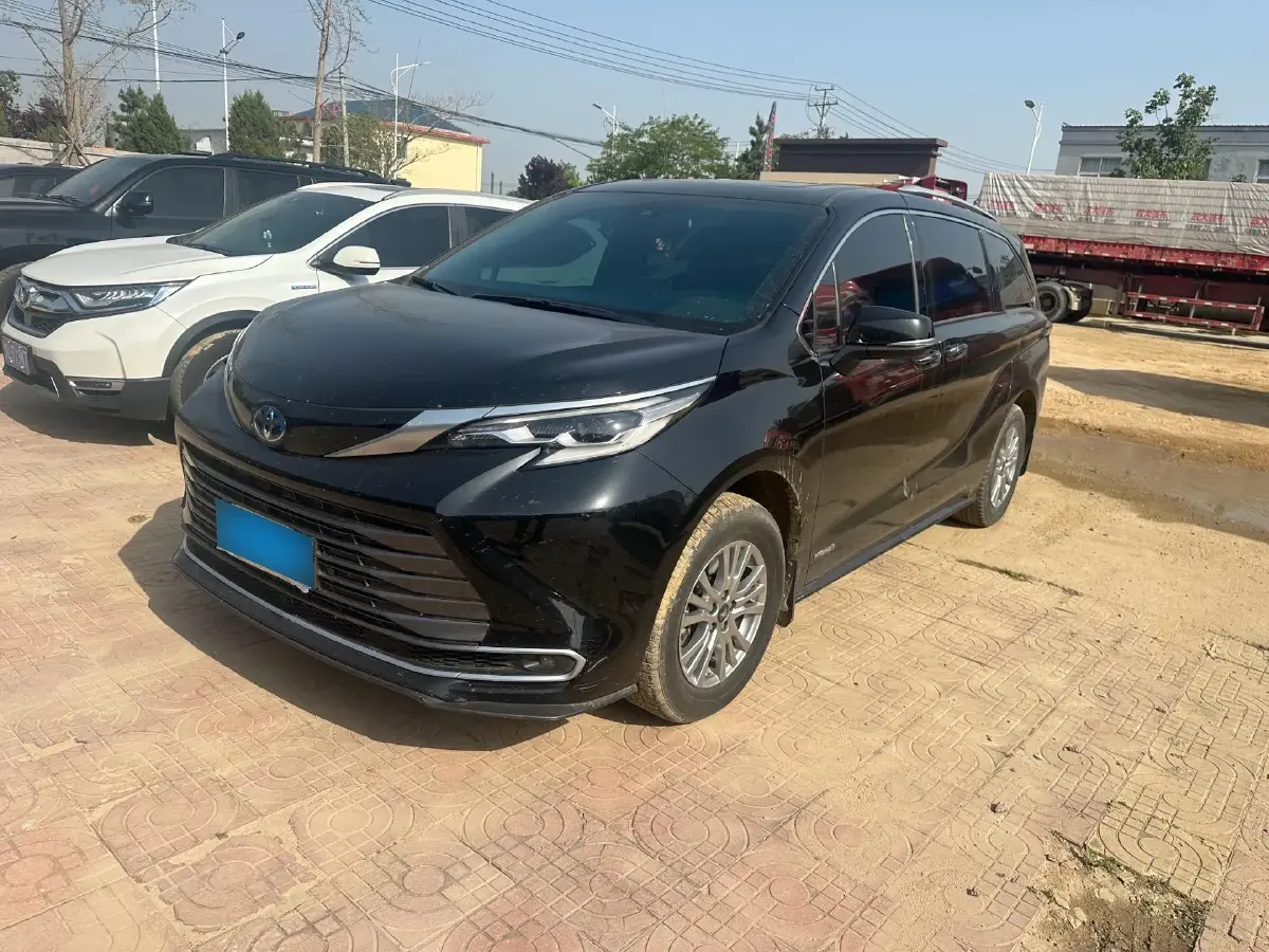 2021 Toyota Sienna 2.5L 192HP L4 E-CVT Hybrid