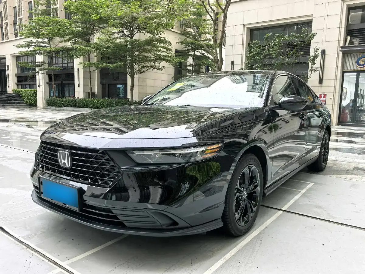 2025 Honda Accord 1.5T 192HP L4 CVT