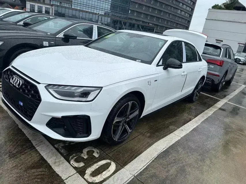 2024 Audi A4L 2.0T 190HP L4 7DCT