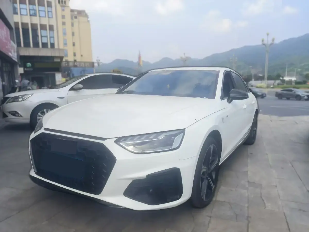 2024 Audi A4L 2.0T 190HP L4 7DCT