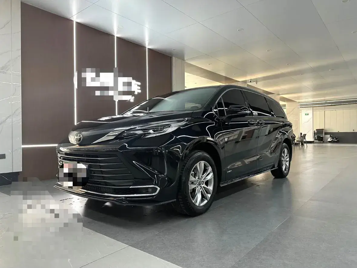 2024 Toyota Sienna 2.5L 189HP L4 E-CVT Hybrid