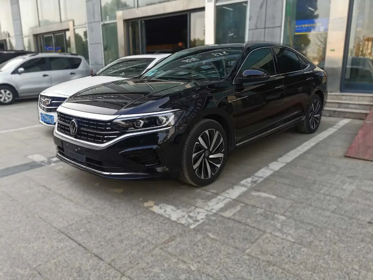2022 Volkswagen Passat 2.0T 186HP L4 7DCT