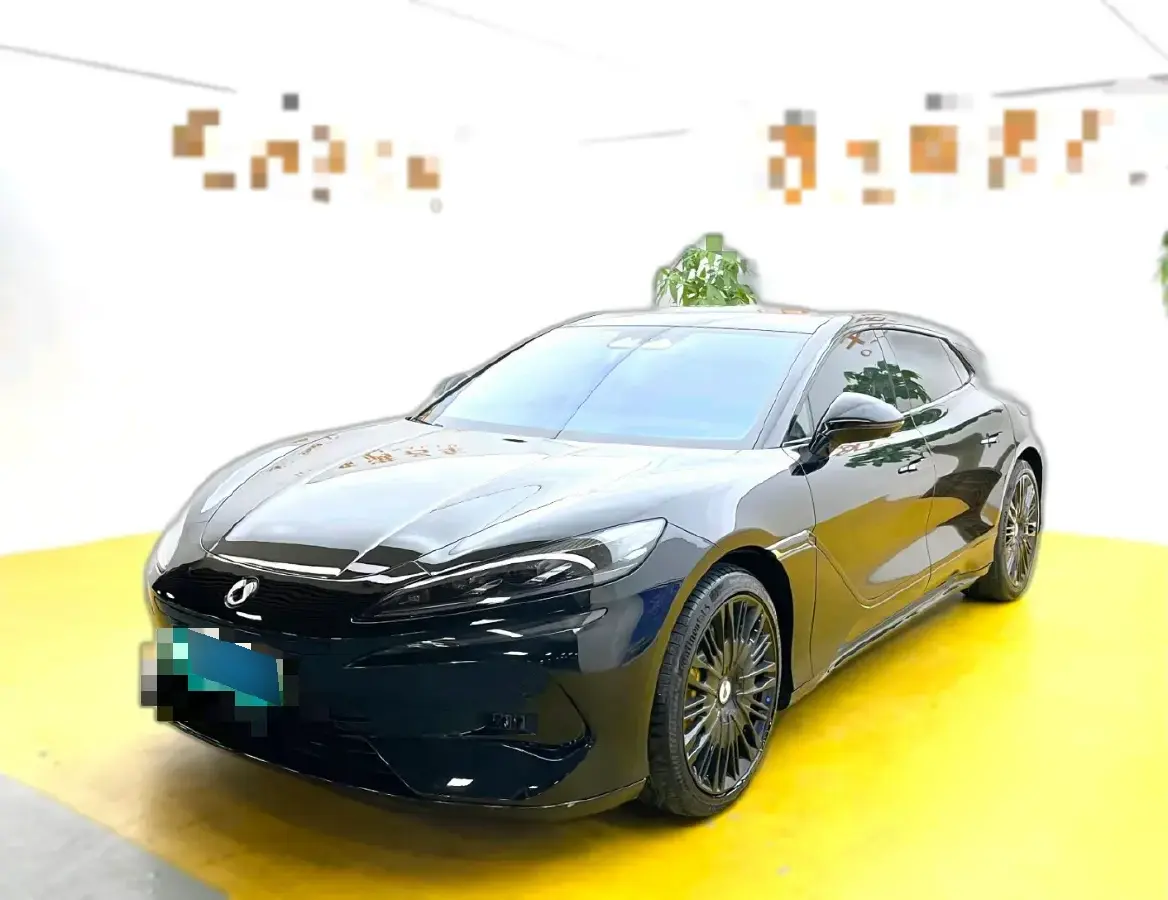 2024 Denza DenzaZ9GT 2.0T 207HP L4 E-CVT PHEV 38.5KWH