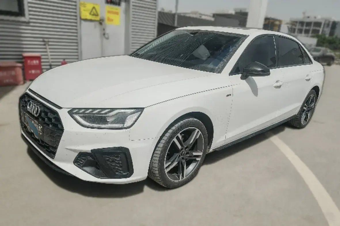 2022 Audi A4L 2.0T 190HP L4 7DCT