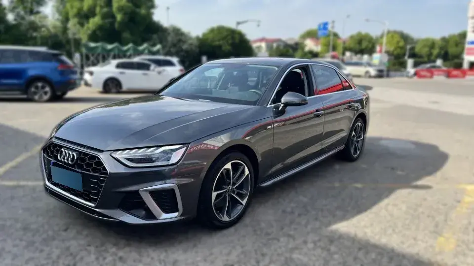 2022 Audi A4L 2.0T 190HP L4 7DCT