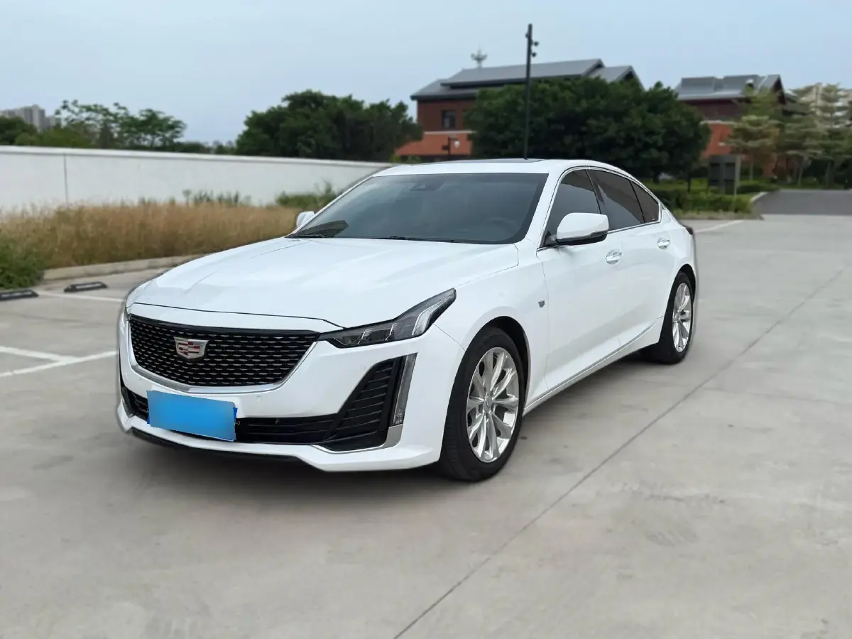 2022 Cadillac CT5 2.0T 237HP L4 10AT