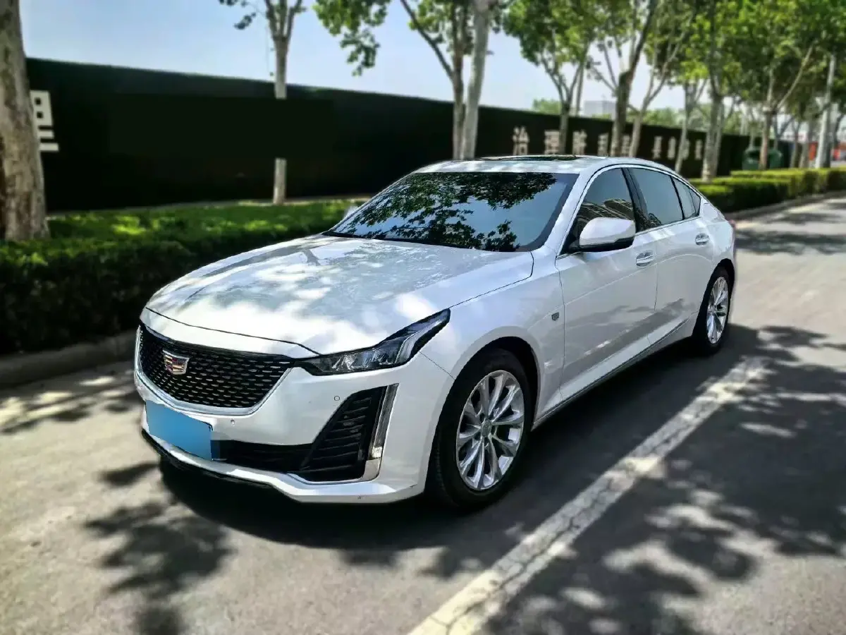 2023 Cadillac CT5 2.0T 237HP L4 10AT