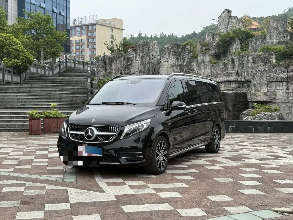 2022 Mercedes-Benz V Class 2.0T 211HP L4 9AT