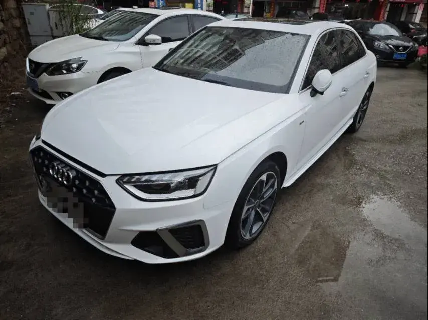 2022 Audi A4L 2.0T 190HP L4 7DCT
