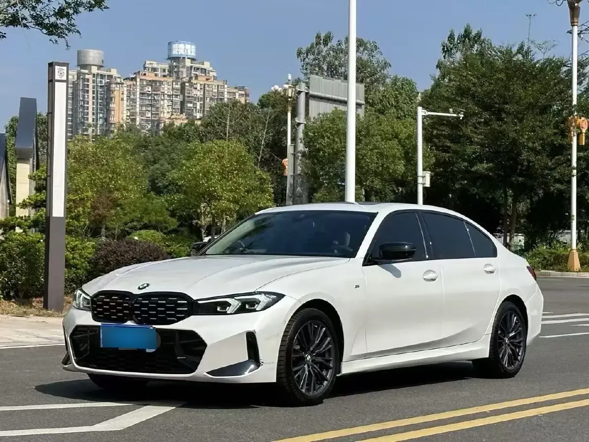 2024 BMW 3 Series 2.0T 184HP L4 8AT