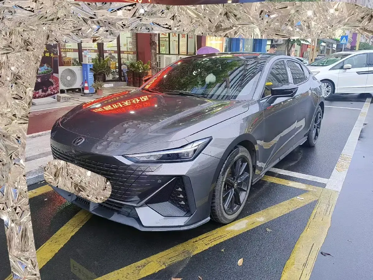 2022 ChangAn UNI-V 1.5T 188HP L4 7DCT