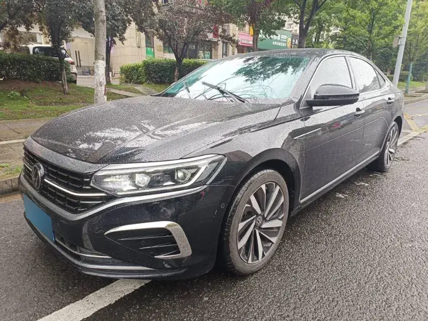 2023 Volkswagen Passat 2.0T 186HP L4 7DCT