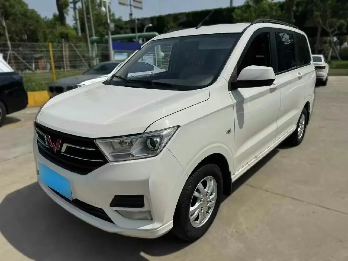 2021 WuLing HongGuang 1.5L 99HP L4 6MT