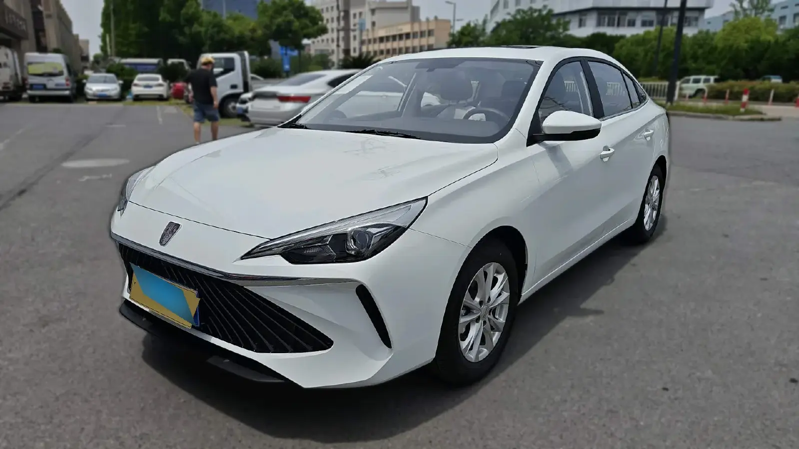 2023 Roewe i5 1.5L 129HP L4 CVT