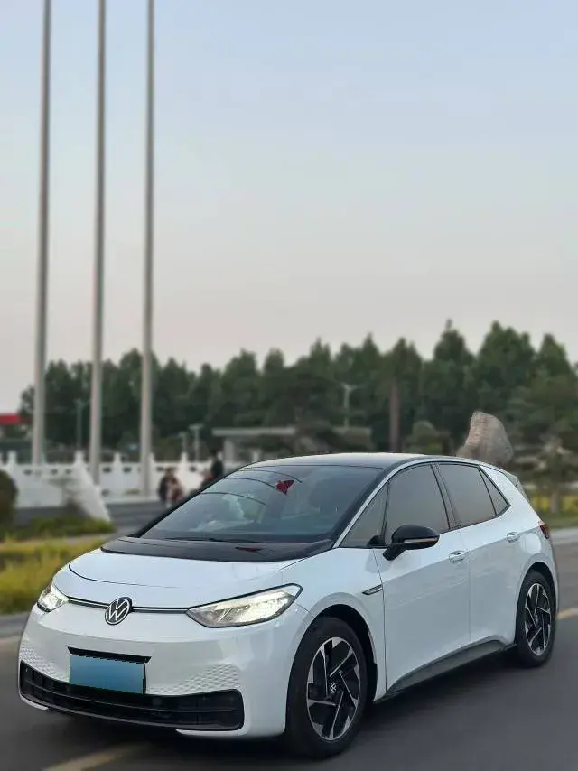 2023 Volkswagen ID.3 BEV 52.8KWH