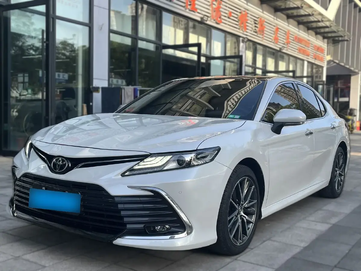 2021 Toyota Camry 2.5L 209HP L4 8AT