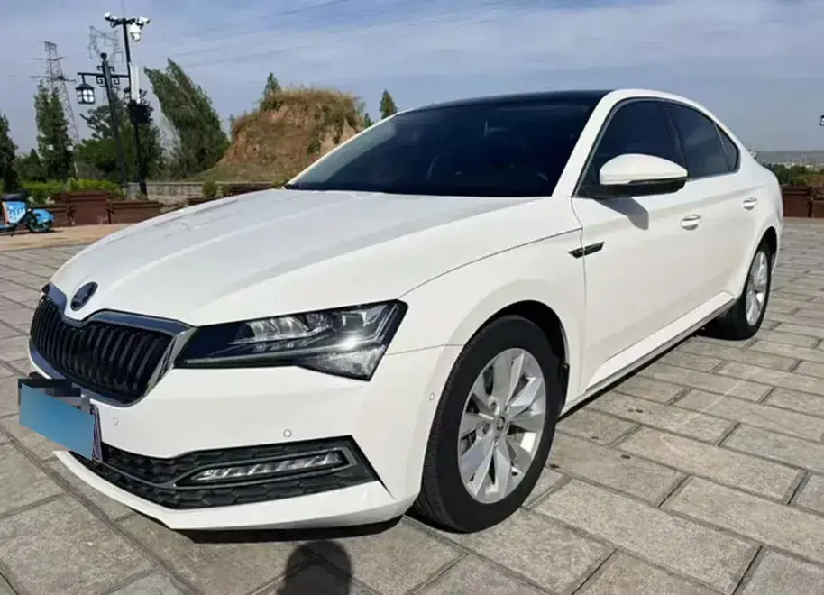 2023 Skoda Superb 1.4T 150HP L4 7DCT