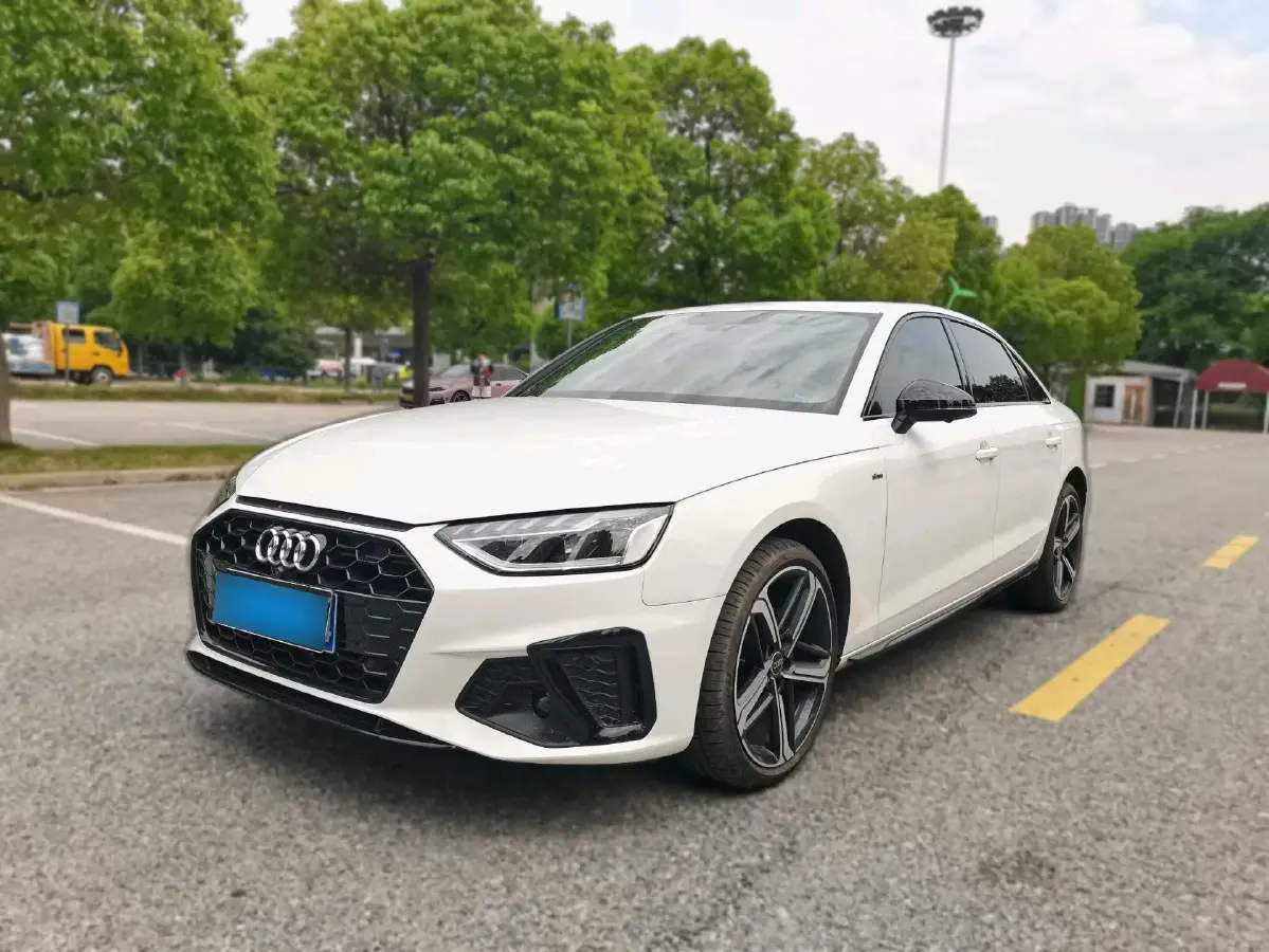 2024 Audi A4L 2.0T 190HP L4 7DCT