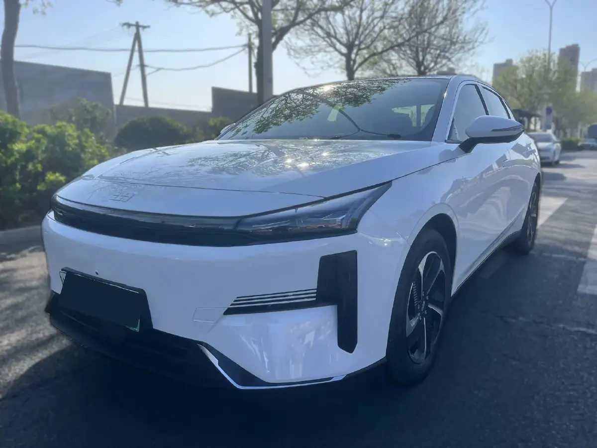 2023 Geely Galaxy L6 1.5T 163HP L4 3DHT PHEV