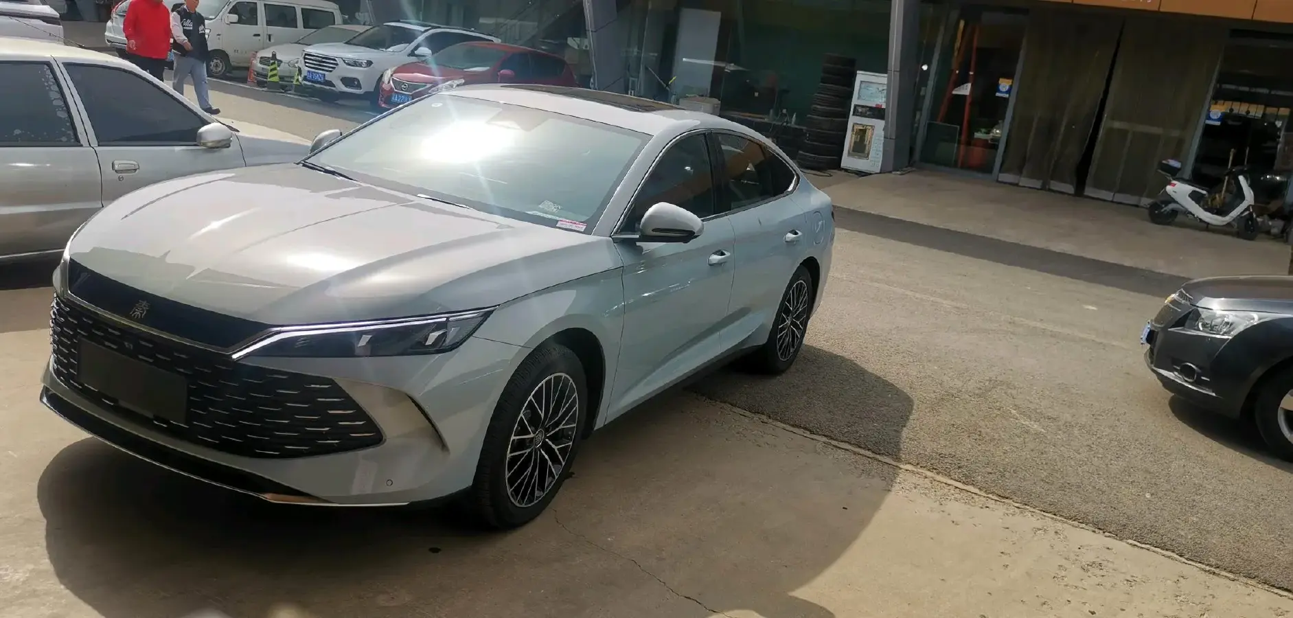 2024 BYD QinL 1.5L 101HP L4 E-CVT PHEV 15.87KWH