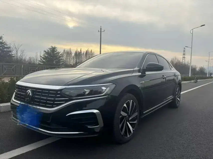 2022 Volkswagen Passat 2.0T 186HP L4 7DCT