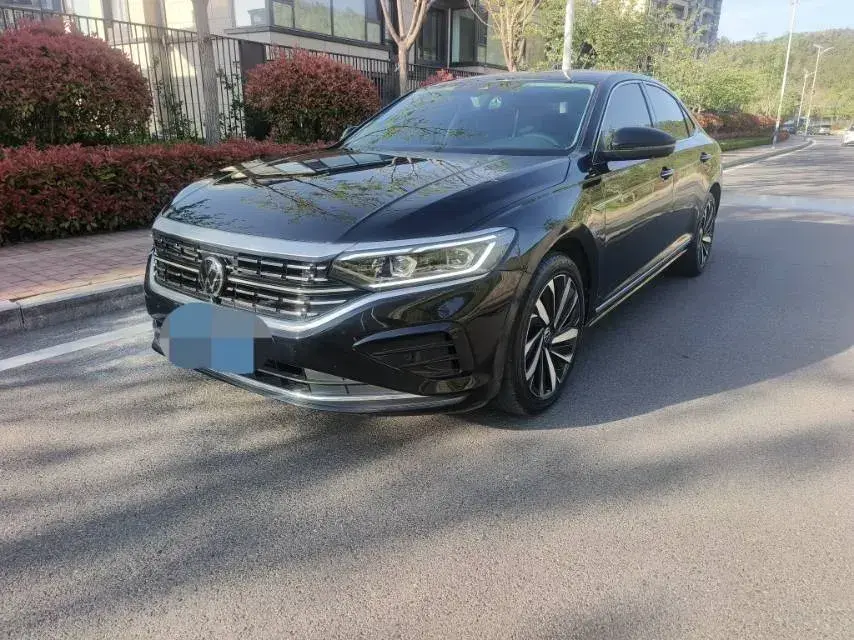 2023 Volkswagen Passat 2.0T 186HP L4 7DCT