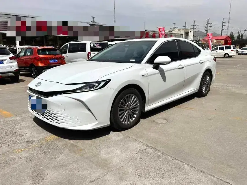 2024 Toyota Camry 2.0L 152HP L4 E-CVT Hybrid