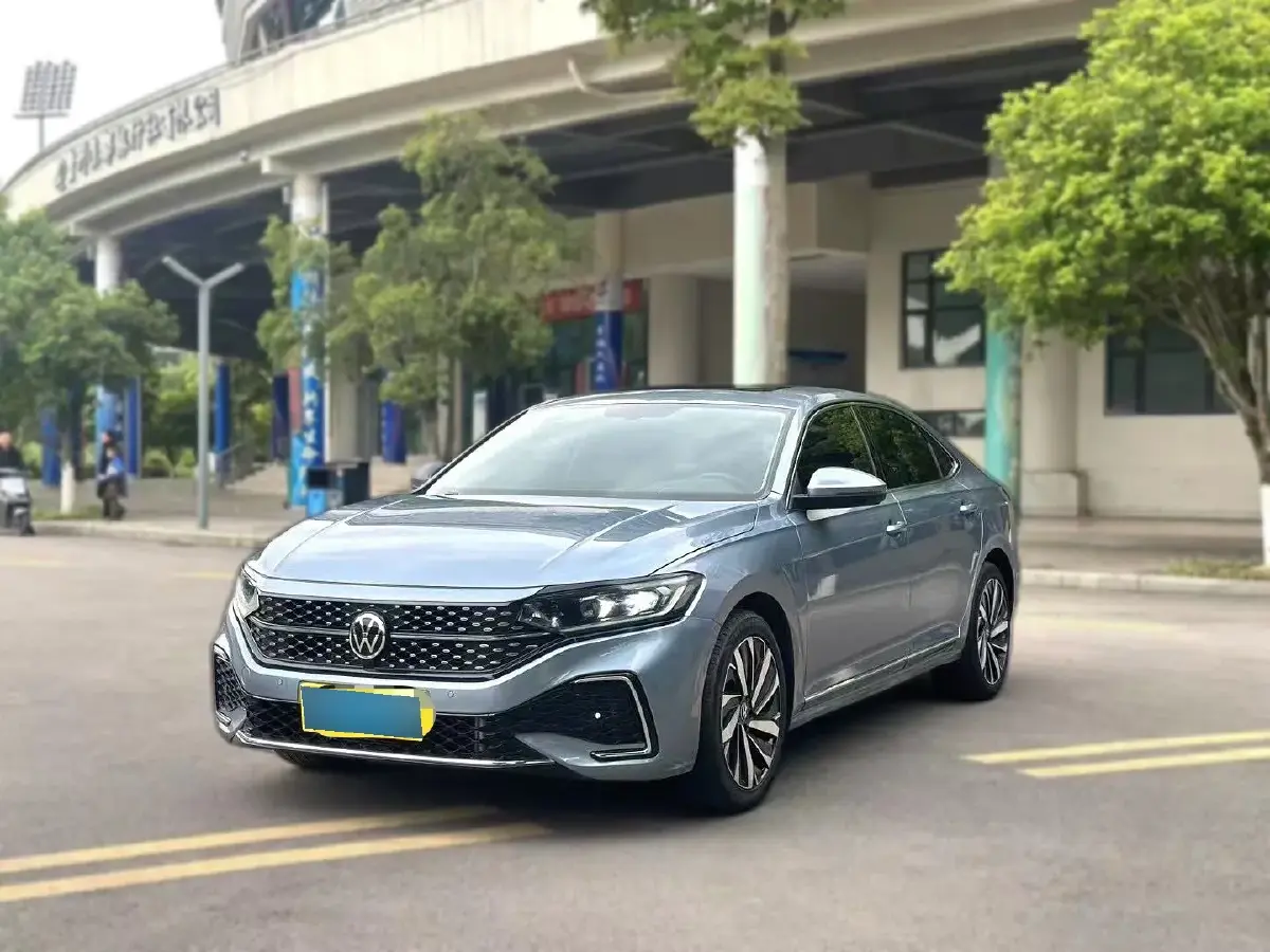 2022 Volkswagen Passat 2.0T 186HP L4 7DCT