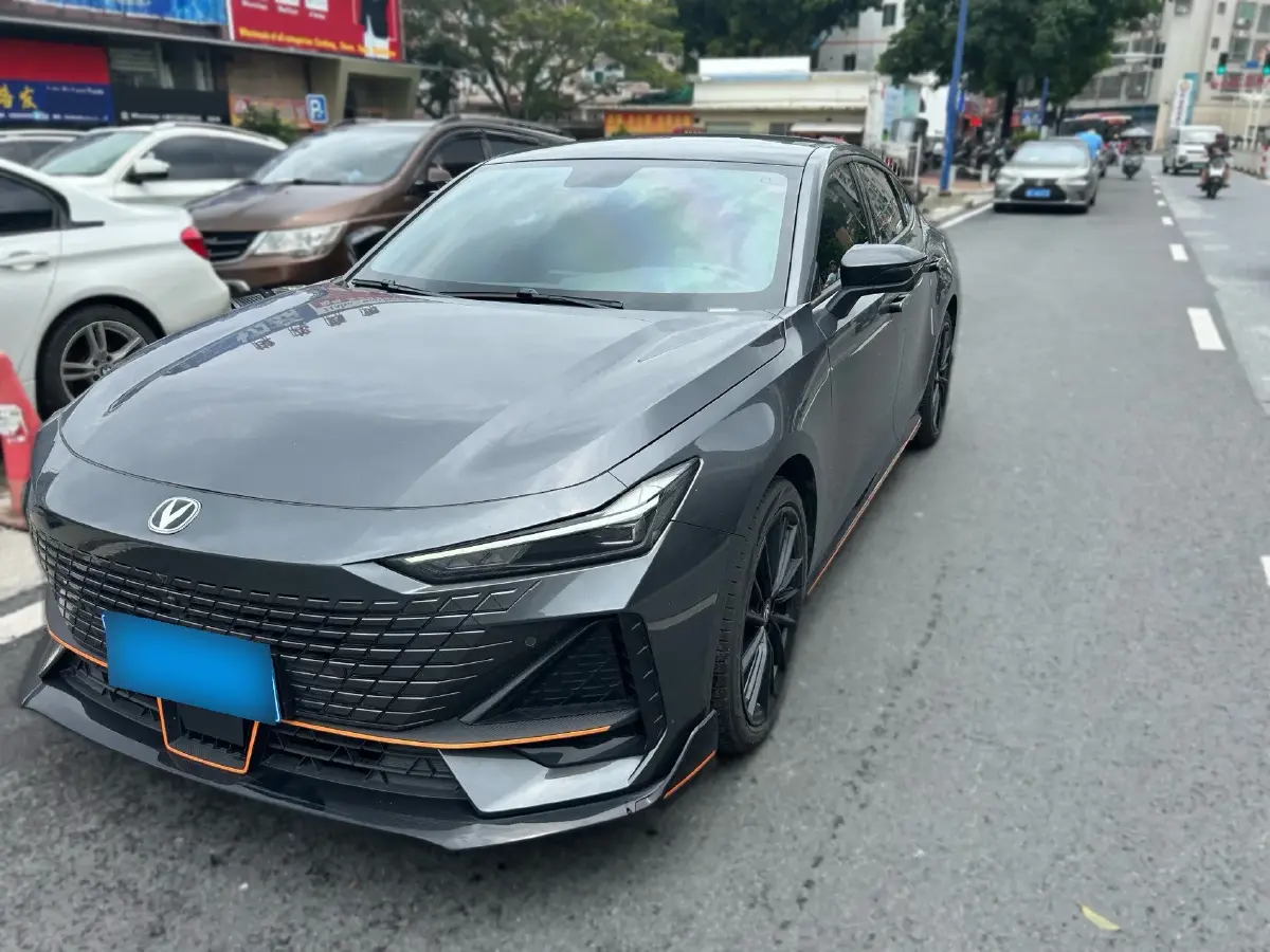 2022 ChangAn UNI-V 1.5T 188HP L4 7DCT