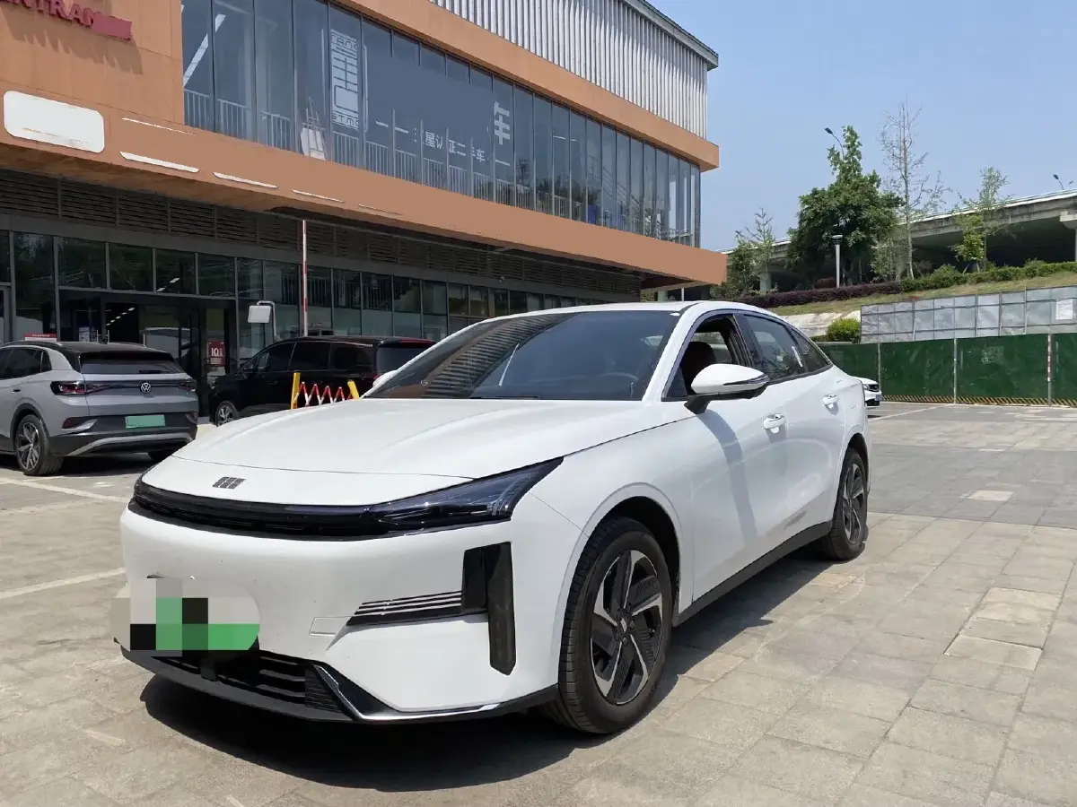 2025 Geely Galaxy L6 1.5L 112HP L4 1DHT PHEV 19.09KWH