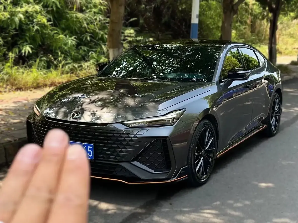 2023 ChangAn UNI-V 2.0T 233HP L4 8AT