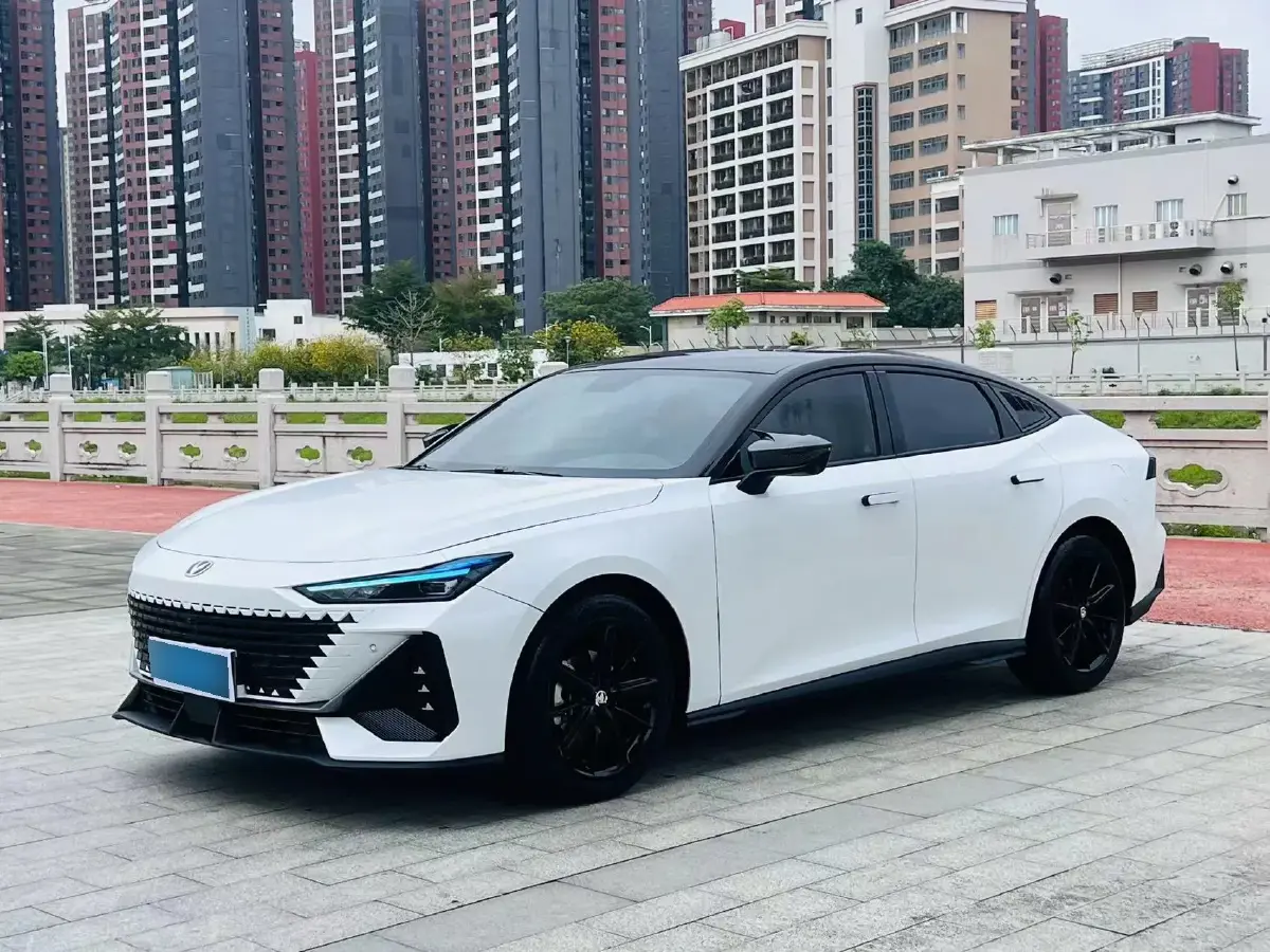 2022 ChangAn UNI-V 1.5T 188HP L4 7DCT