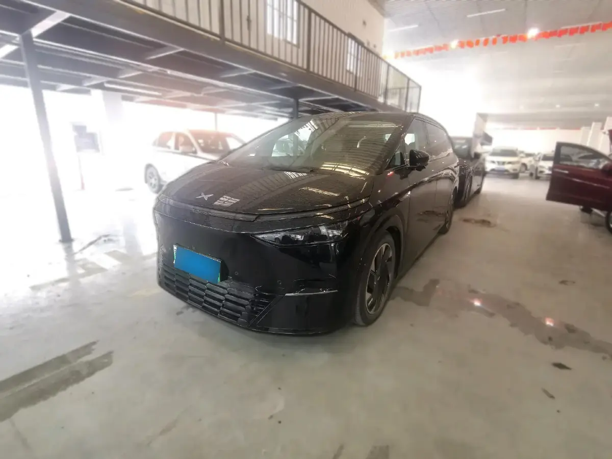 2024 Xpeng X9 BEV 84.5KWH