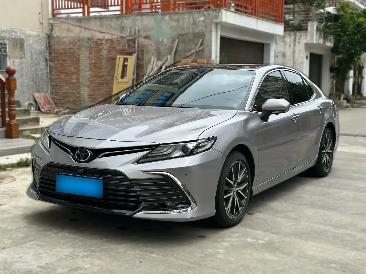 2021 Toyota Camry 2.5L 209HP L4 8AT