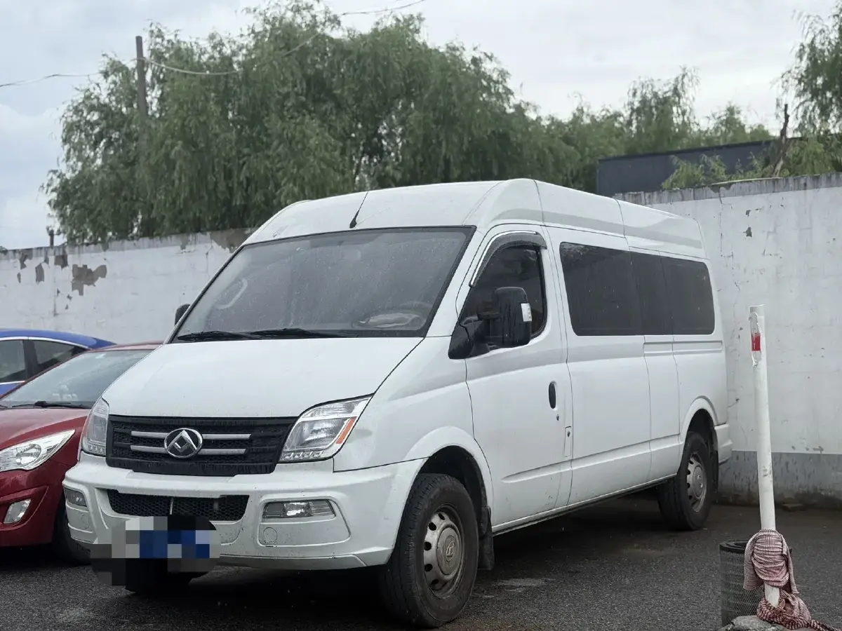 2023 MAXUS XinTu V80 2.0T 127HP L4 6AMT