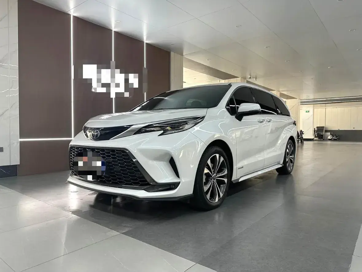 2023 Toyota Granvia 2.5L 189HP L4 E-CVT Hybrid