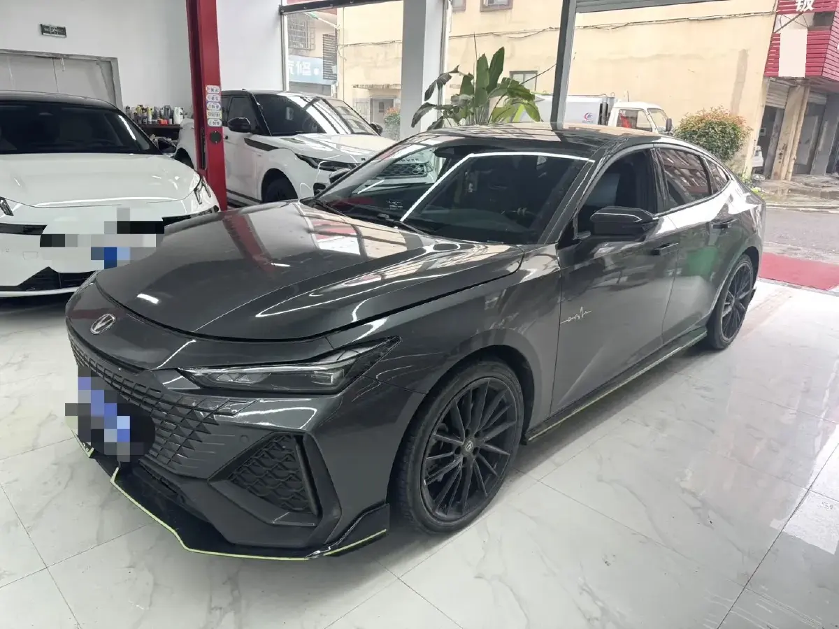 2022 ChangAn UNI-V 2.0T 233HP L4 8AT